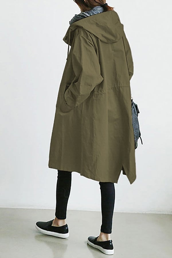 Modische Damenjacke mit Kapuze und Oversize-Schnitt