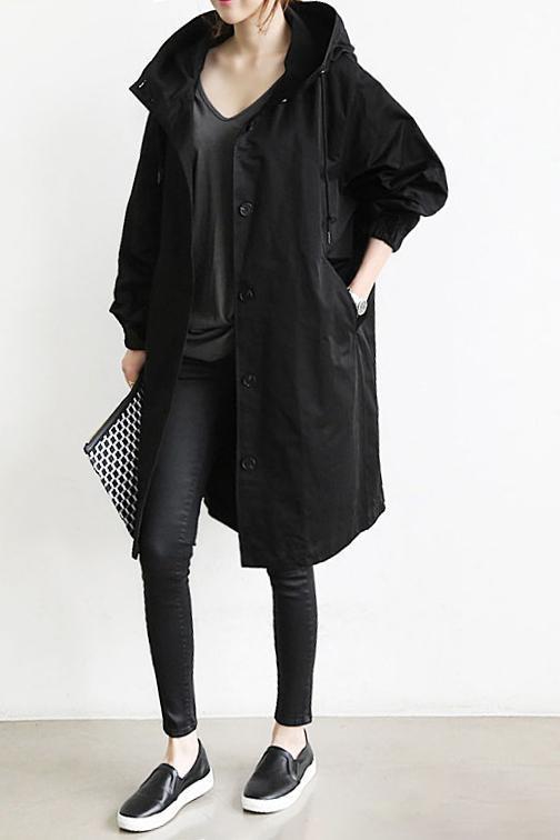 Modische Damenjacke mit Kapuze und Oversize-Schnitt