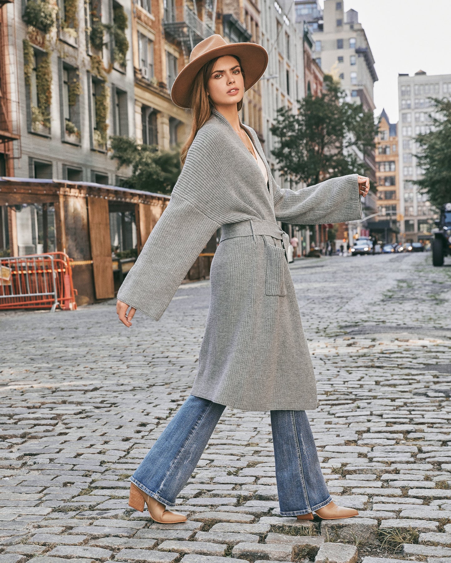 Klassischer Damen Duster Cardigan mit Gürtel und Taschen – Zeitlos für den Herbst