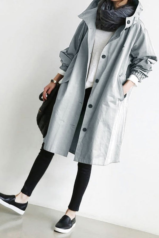 Modische Damenjacke mit Kapuze und Oversize-Schnitt