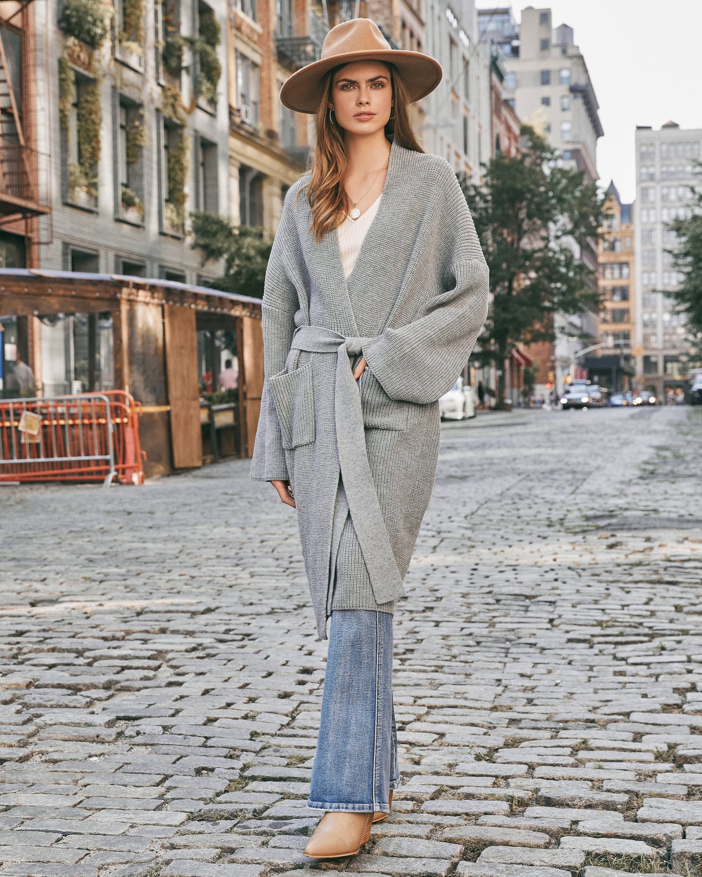 Klassischer Damen Duster Cardigan mit Gürtel und Taschen – Zeitlos für den Herbst