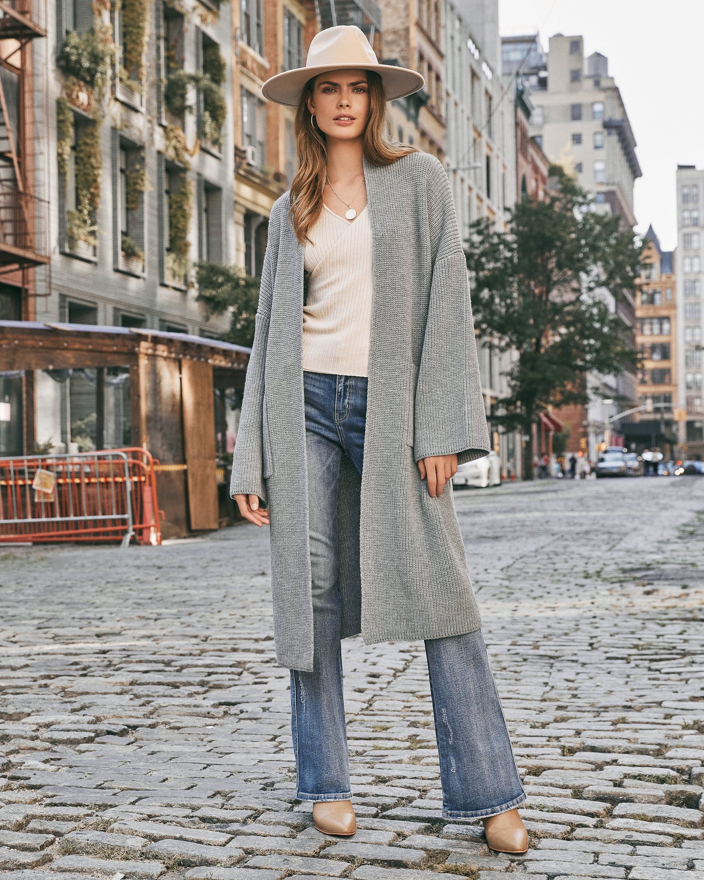 Klassischer Damen Duster Cardigan mit Gürtel und Taschen – Zeitlos für den Herbst