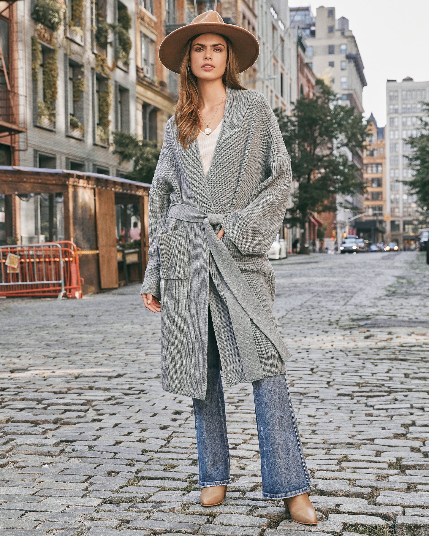 Klassischer Damen Duster Cardigan mit Gürtel und Taschen – Zeitlos für den Herbst